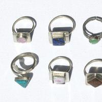 Piedra stone rings