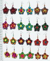 Pendientes de flores de cuero